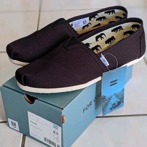 NEW TOMS Men's Classic Black Canvas Shoes
